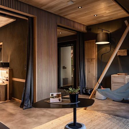 Le Studio Des Pres Verts Suite Design Avec Jacuzzi Privatif Jouey Buitenkant foto