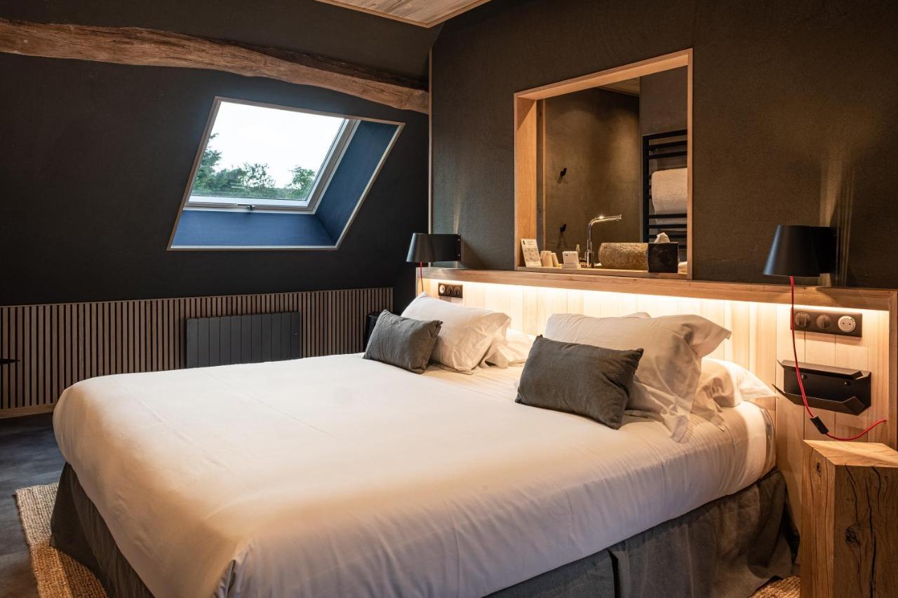 Le Studio Des Pres Verts Suite Design Avec Jacuzzi Privatif Jouey Buitenkant foto