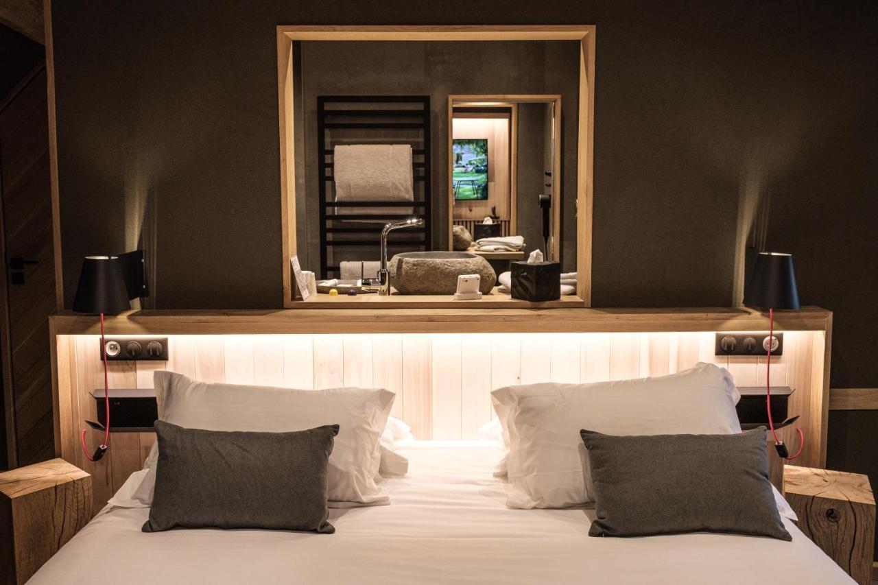 Le Studio Des Pres Verts Suite Design Avec Jacuzzi Privatif Jouey Buitenkant foto